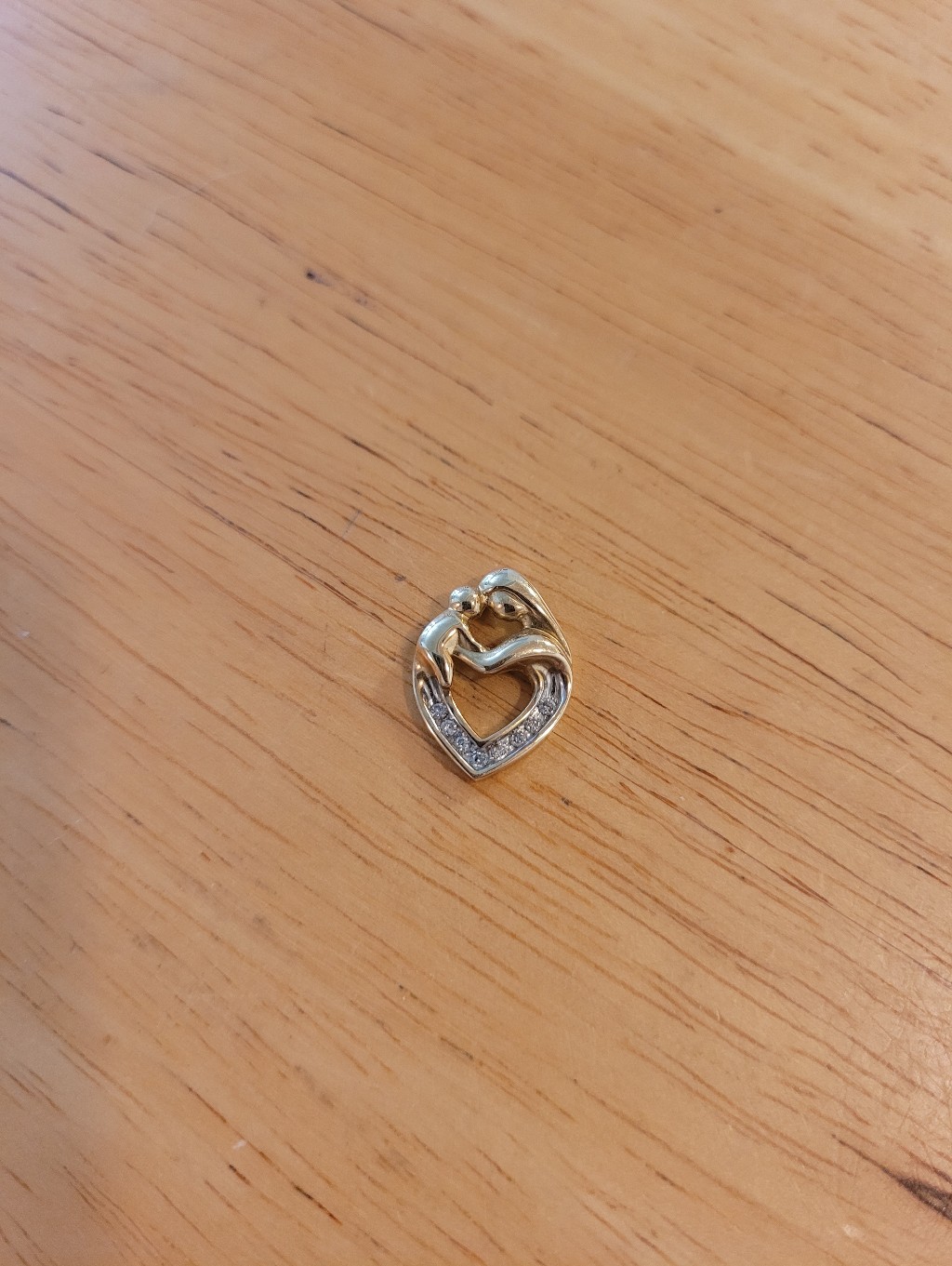 Nwot 10kt Yellow Gold And Diamonds Motherhood Heart Pendant